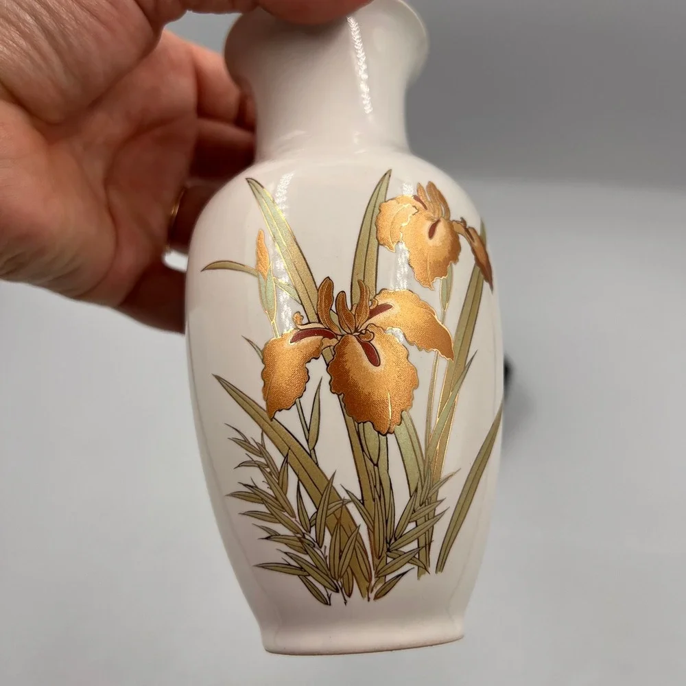 Fine China Japan Vintage Porcelain Bud Vase Floral Iris Gold Trim 6.5‎ Inch